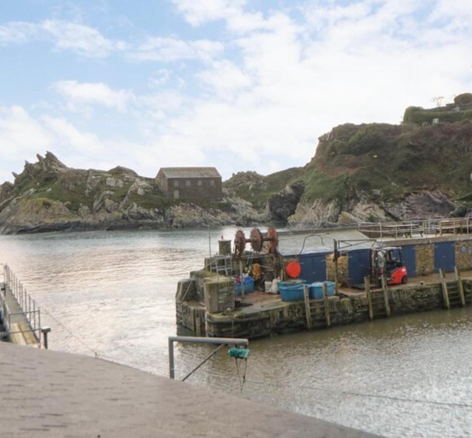 Spindrift Is A Beautiful Newly Refurbished Three Bedroom Private Family House Located On The Old Harbour And The Coastal Path In The Heart Of Beautiful Polperro Exteriér fotografie