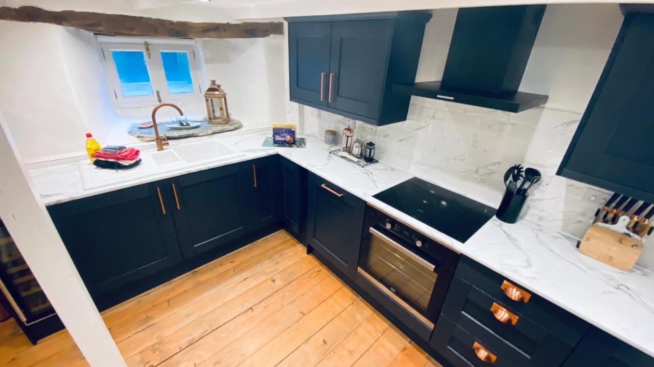 Spindrift Is A Beautiful Newly Refurbished Three Bedroom Private Family House Located On The Old Harbour And The Coastal Path In The Heart Of Beautiful Polperro Exteriér fotografie
